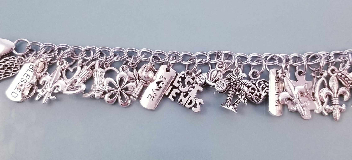 Size 7-7.5 /Friends Chunky Charm Bracelet /Heart Lobster Clasp /Brave image 2