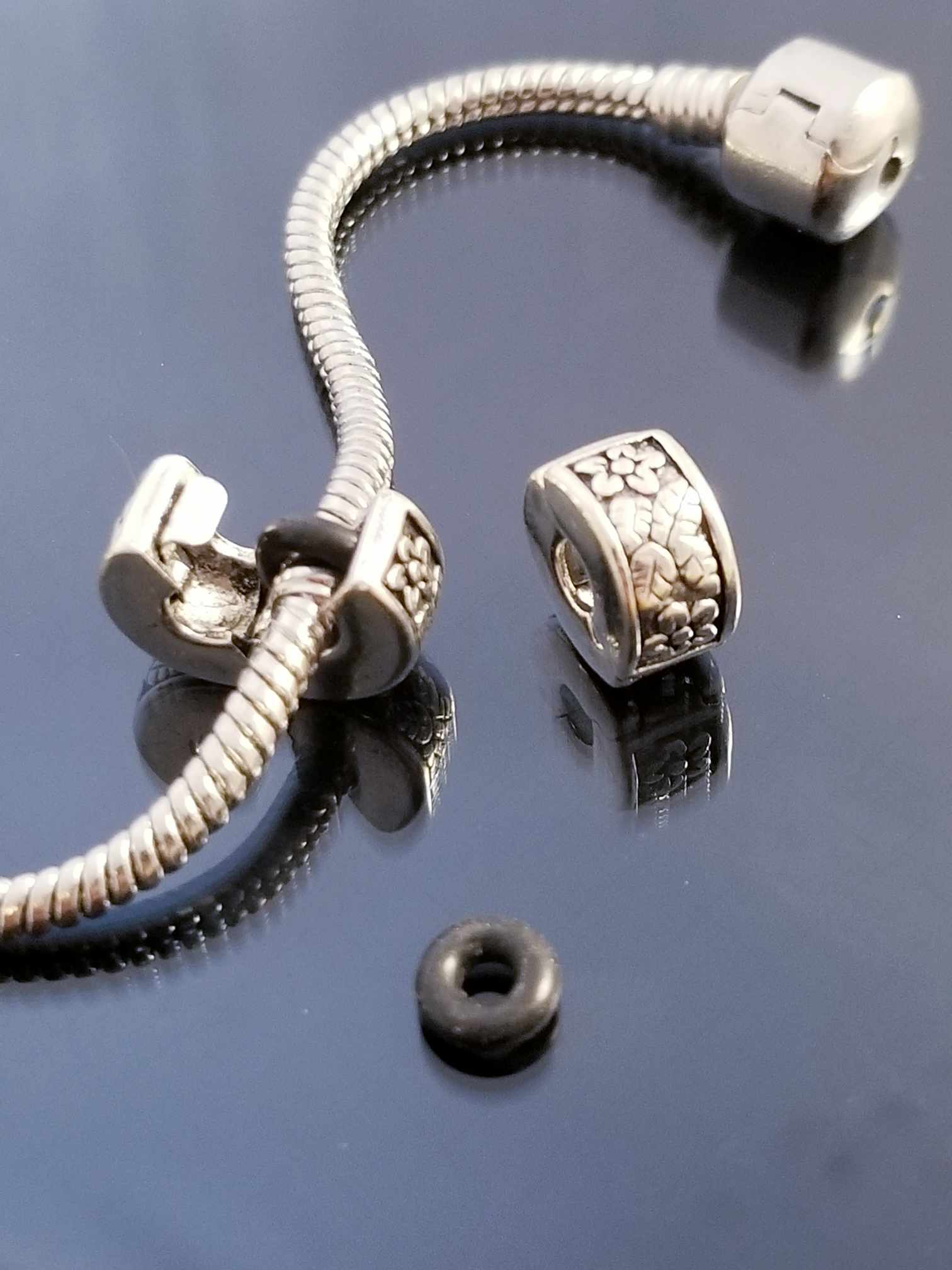 2 Flower Vine Charms / Safety Lock Clip / 2 Rubber Stopper Beads / 2Pcs European image 5