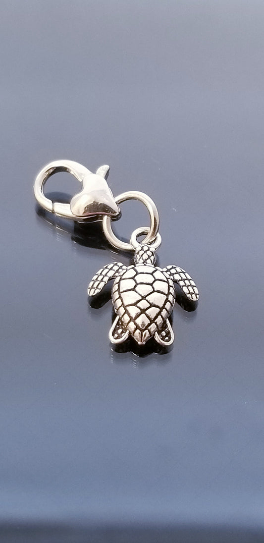 Adorable Sea Turtle on Heart Charm - Ocean Love Pendant
